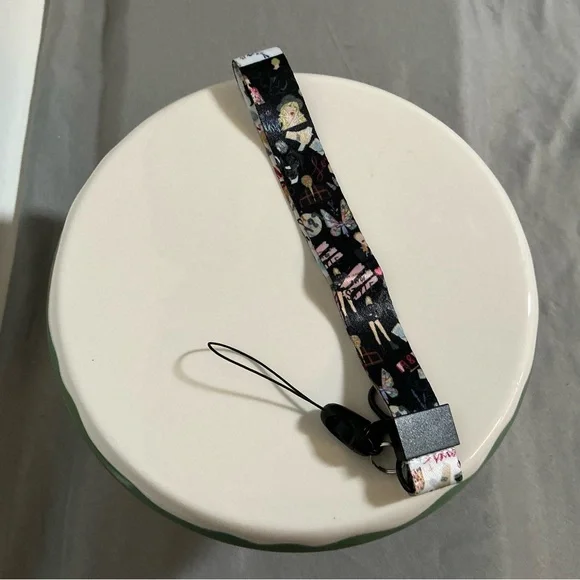 Taylor Swift Lanyard and Keychain Set - Picture 2 of 5